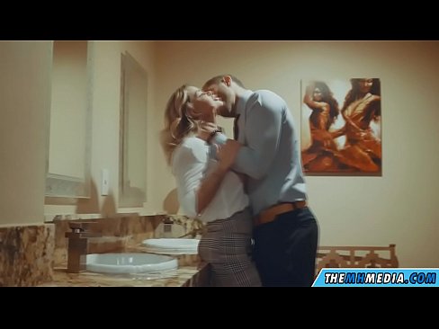 ❤️ Том биетэй шаргал үст таныг нийтийн бие засах газар уруу татах үед Шууд гэдсээр порно mn.nastypornpics-com.ru ❌️